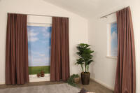 Siena FR is een brandvertragende dim-out overgordijnstof en is daardoor zowel particulier als zakelijk een ideaal gordijn