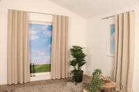 Inbetween Retwist gevoerd is kamerhoge stof met een linnenlook die gevoerd is met een bijkleurende voeringstof