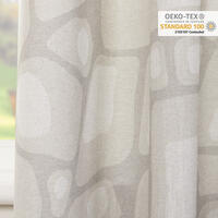 Deze soepele gordijnstof met een grote stoere organische print die wat weg heeft van keien