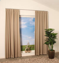 Overgordijn Sophis brons, dat een beetje op goud lijkt, is een rijkglanzende overgordijnstof