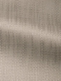 Inbetween Blossom is kamerhoog en heeft een lichte glans zichtbare weefstructuur waardoor een fijn patroon ontstaat