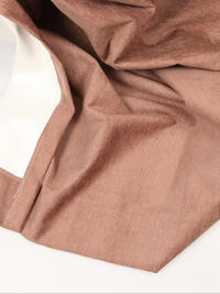 Siena FR is een brandvertragende dim-out overgordijnstof en is daardoor zowel particulier als zakelijk een ideaal gordijn