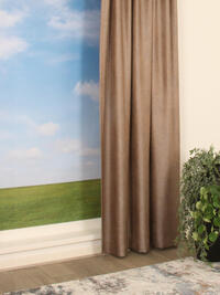 Platina is een kamerhoge jacquard geweven stof dat vervaardigd is uit meerdere kleuren garens, heeft een mooie glans en valt soepel