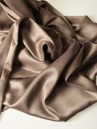 Glosh is een verduisterende overgordijn met een subtiele glinstering en val soepel