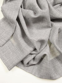 Lauder is een soepele kamerhoge Inbetween van 100% kwalitatief fijne wol