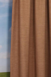 Lagune is een soepelvallende overgordijnstof en een dim-out