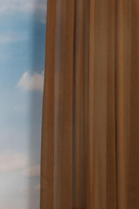 Olympus is een brandvertragende inbetween, geweven van dunne garen met een lichte glans