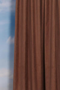 Siena FR is een brandvertragende dim-out overgordijnstof en is daardoor zowel particulier als zakelijk een ideaal gordijn