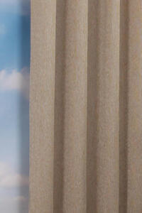 Spark beige is een prachtige glanzende inbetween met een zichtbare weefstructuur in verschillende diktes en kleuren garens