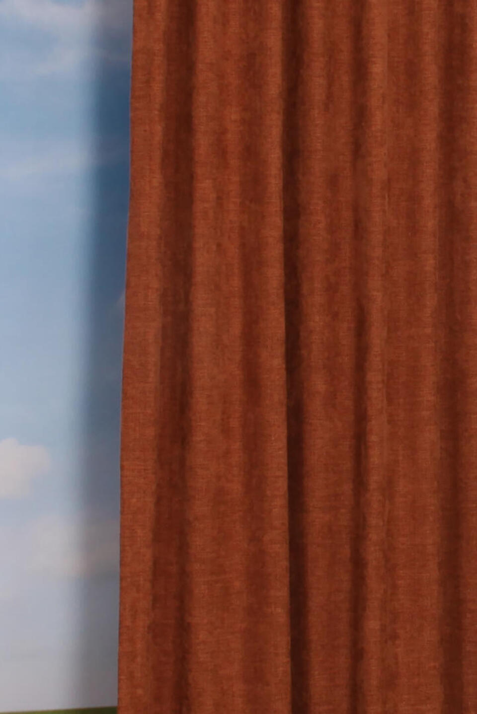 Jalhay is een kamerhoge overgordijnstof die een oase van luxe en comfort biedt aan elke ruimte