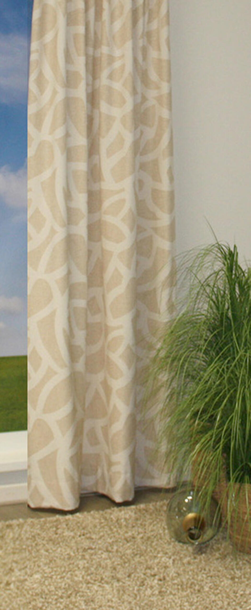 Formi is een soepele gordijnstof met een grote stoere grafische print