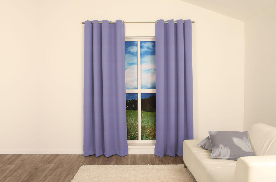 Eclipse is een voordelig verduisterend overgordijn met een lichte glans in een lavendel kleur
