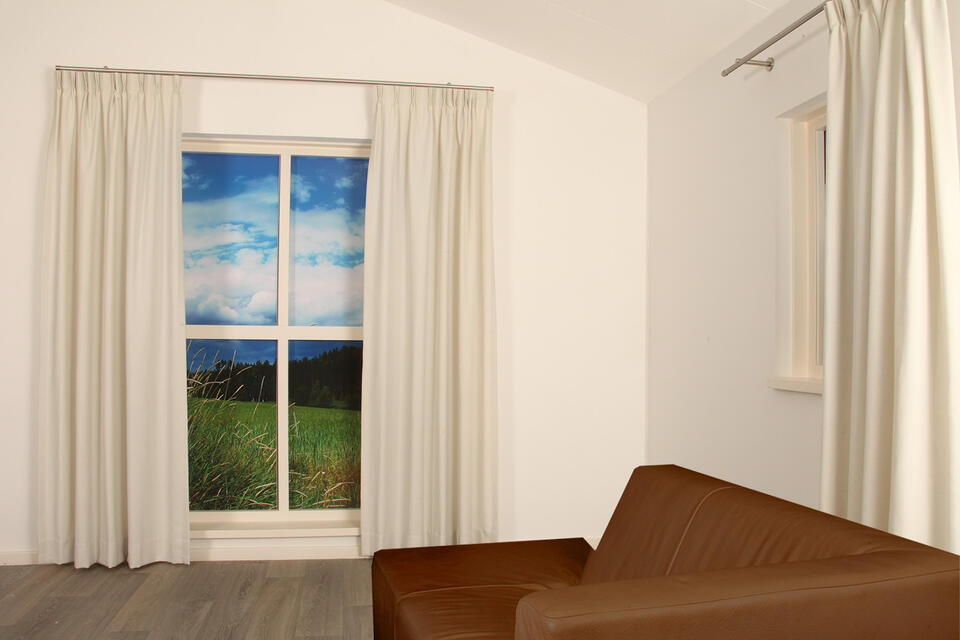 Kamerhoge soepele overgordijnstof in een fijne geweven structuur