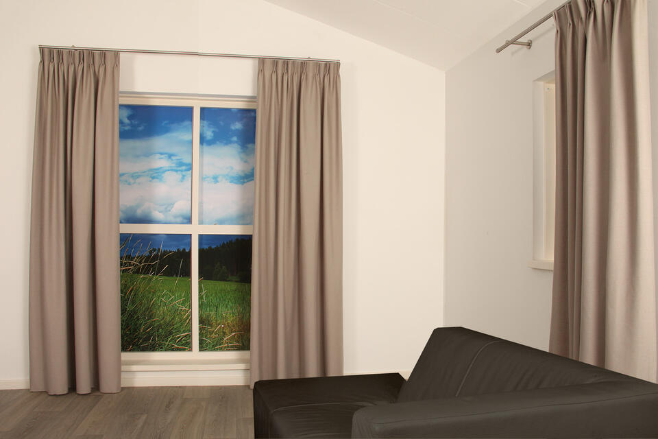 Kamerhoge soepele overgordijnstof in een fijne geweven structuur