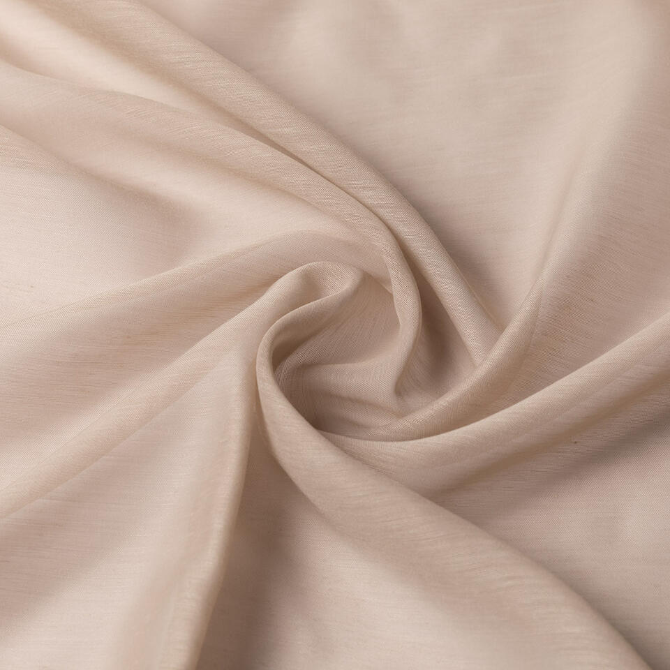 Soepel hangende half transparante Inbetween met fijne weefstructuur