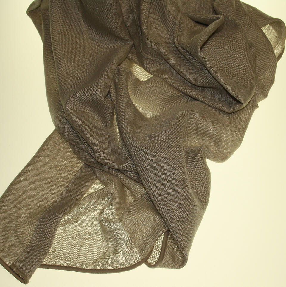 Sterre is een kamerhoge Inbetween dat door zijn linnen spikkel gekenmerkt wordt